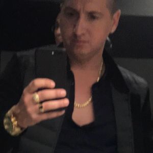 Meet your Posher, Yuniel